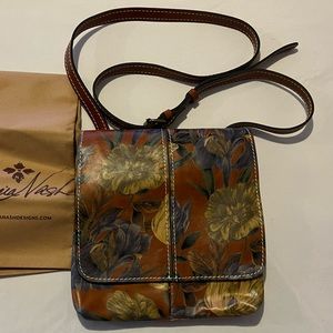 Patricia Nash messenger crossbody bag.